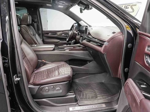 Used 2023 Cadillac Escalade ESV Premium Luxury Platinum w/ LPO, Radiant Package AWD/4WD image 17