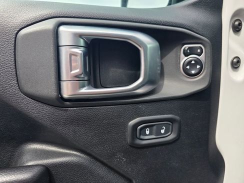 Used 2020 Jeep Wrangler Sport AWD/4WD image 12