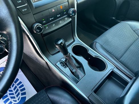 Used 2015 Toyota Camry SE FWD image 24