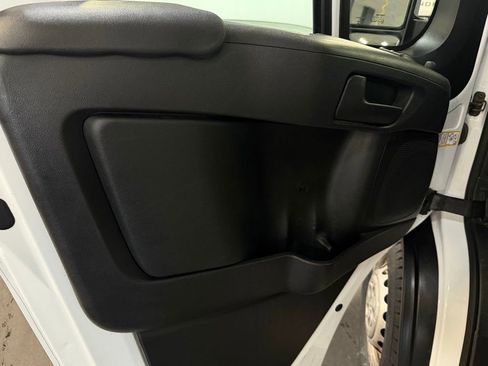 Used 2025 RAM ProMaster 2500 w/ Convenience Group FWD image 20