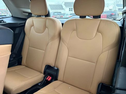 Used 2016 Volvo XC90 T6 Momentum image 15
