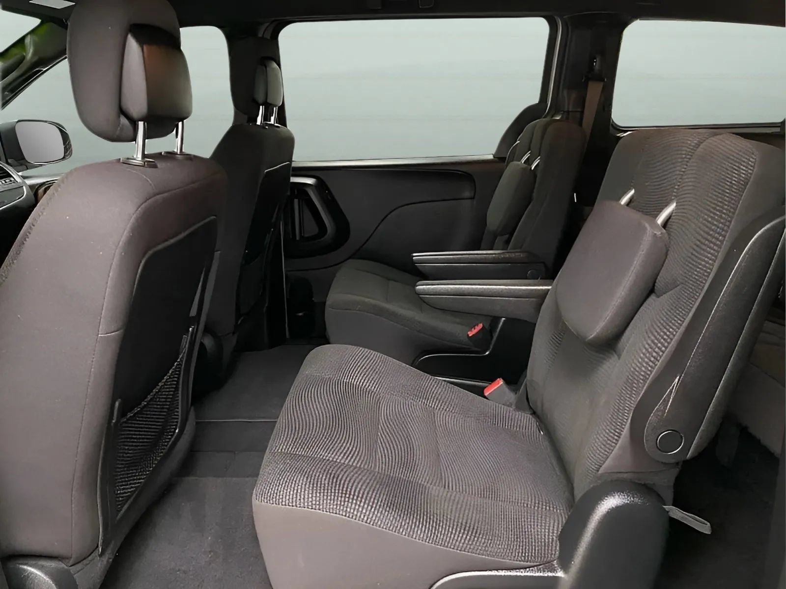 Used 2020 Dodge Grand Caravan SE FWD image 11