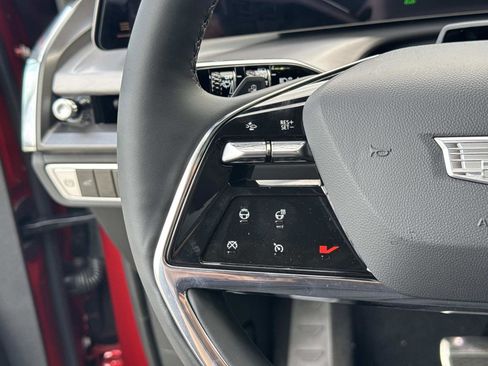 New 2026 Cadillac Vistiq Luxury AWD/4WD image 32
