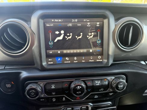 Used 2021 Jeep Wrangler Unlimited Sport AWD/4WD image 27