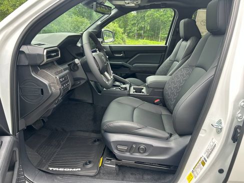 New 2026 Toyota Tacoma Limited AWD/4WD image 17