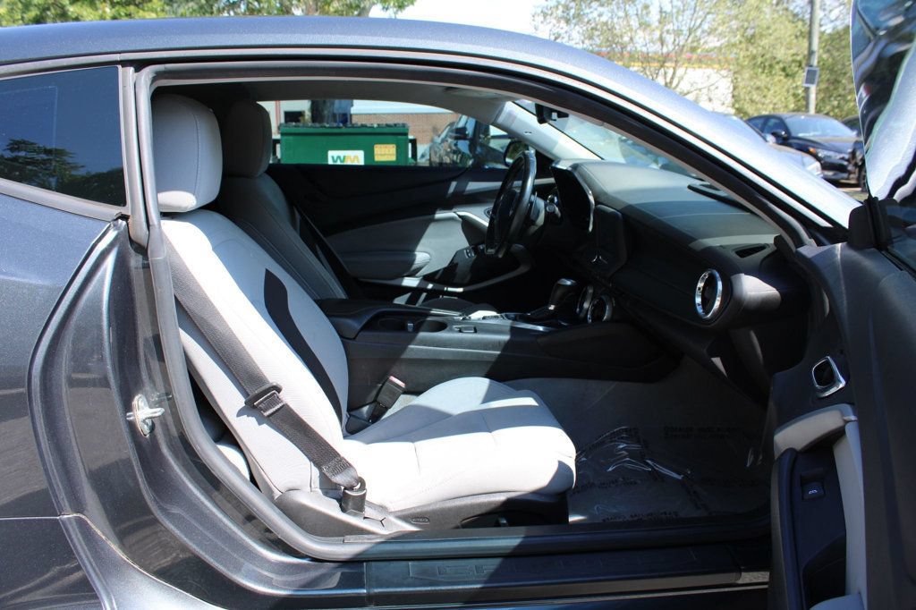 Used 2016 Chevrolet Camaro LT RWD image 27