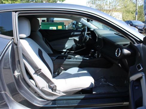 Used 2016 Chevrolet Camaro LT RWD image 27