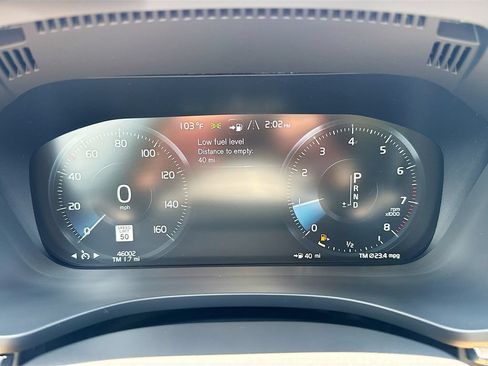 Used 2021 Volvo XC60 T5 Momentum w/ Premium Package FWD image 14