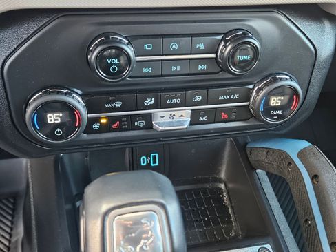 Used 2024 Ford Bronco Wildtrak image 28