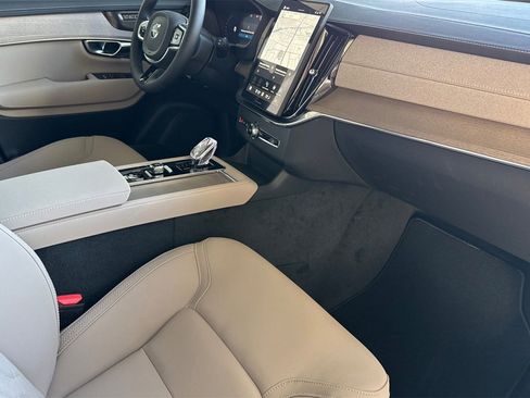 New 2026 Volvo XC90 B6 Plus w/ Protection Package Premier image 16