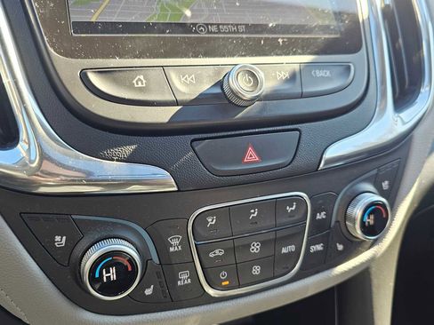 Used 2018 Chevrolet Equinox Premier image 30