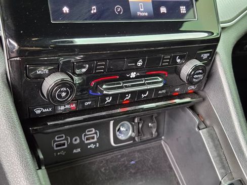 Used 2025 Jeep Grand Cherokee Laredo X w/ Luxury Tech Group I AWD/4WD image 22