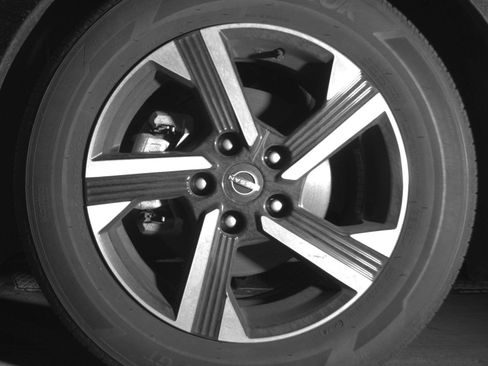 Used 2025 Nissan Sentra SV FWD image 14