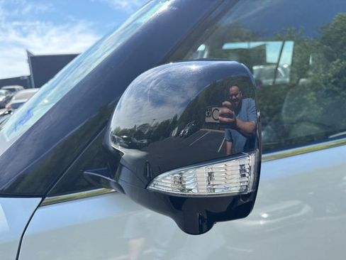 Used 2023 INFINITI QX80 Premium Select w/ All-Season Package image 11