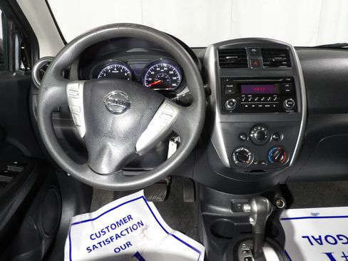 Used 2018 Nissan Versa SV FWD image 10