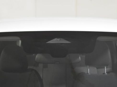 Certified 2025 Nissan Kicks SV AWD/4WD image 34