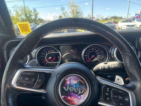 Used 2022 Jeep Wrangler Unlimited Rubicon w/ Dual Top Group AWD/4WD image 30