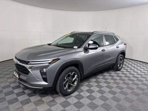 New 2026 Chevrolet Trax LT w/ Driver Confidence Package image 7