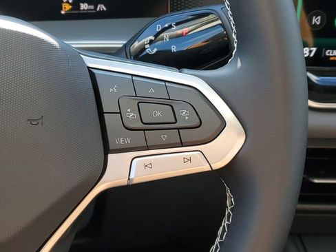 New 2026 Volkswagen Tiguan SE image 17