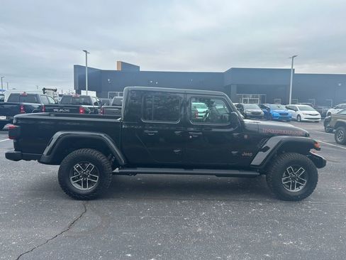 New 2026 Jeep Gladiator Mojave w/ Safety Group image 8