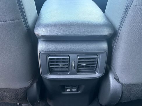 Used 2025 Toyota RAV4 XLE FWD image 24