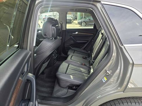 Certified 2025 Audi Q5 2.0T Premium Plus w/ Premium Plus Package AWD/4WD image 18