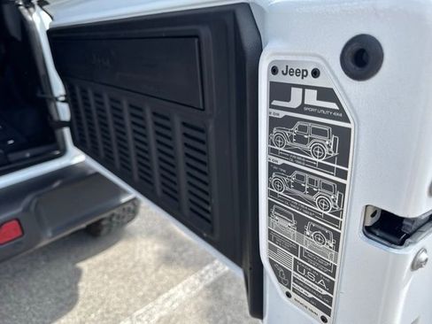 Used 2025 Jeep Wrangler Unlimited Rubicon 4xe w/ Safety Group image 51