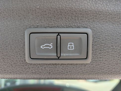 Used 2023 Audi Q3 2.0T Premium w/ Convenience Package image 40