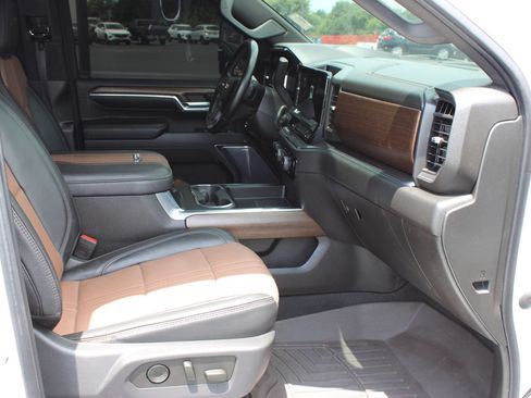 Used 2024 Chevrolet Silverado 3500 High Country w/ High Country Premium Package AWD/4WD image 23
