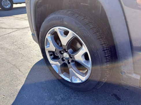 Used 2019 Jeep Compass Limited image 9