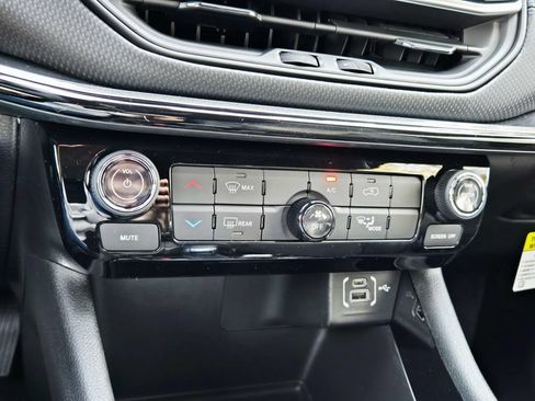 New 2026 Jeep Compass Latitude AWD/4WD image 24