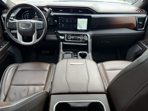 Used 2024 GMC Sierra 2500 Denali w/ Denali Reserve Package AWD/4WD image 14