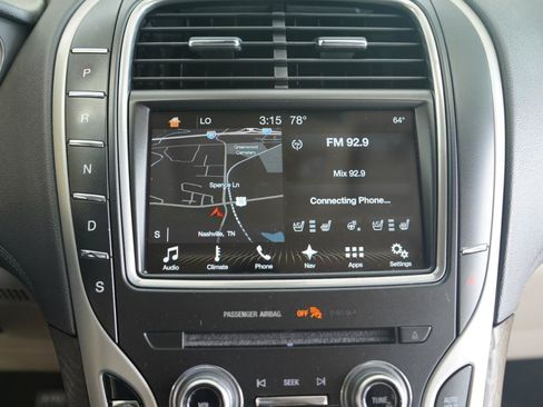 Used 2017 Lincoln MKX Reserve w/ Driver Assistance Package AWD/4WD image 18