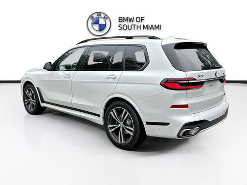 Certified 2023 BMW X7 xDrive40i w/ M Sport Package image 5