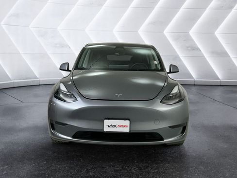 Used 2025 Tesla Model Y Long Range AWD/4WD image 2