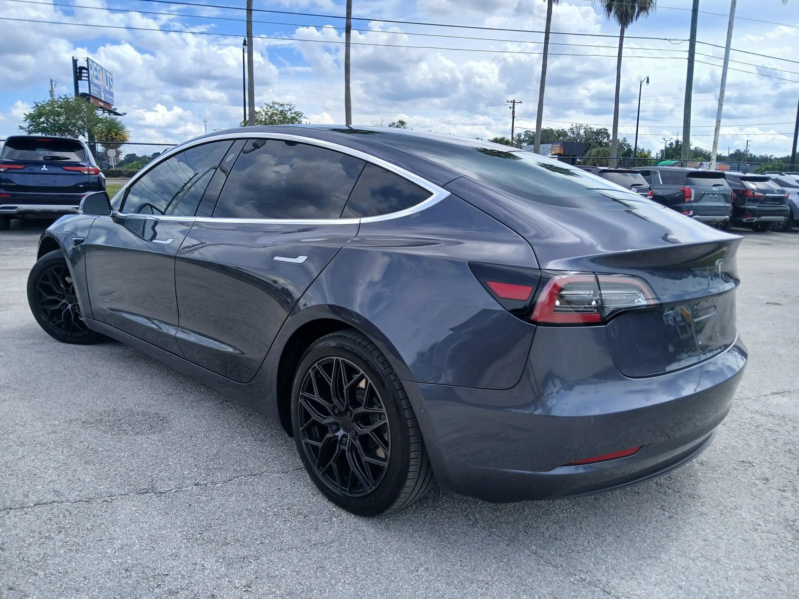 Used 2018 Tesla Model 3 Long Range RWD image 4
