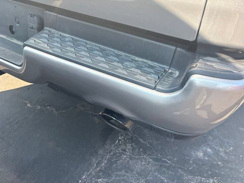 Used 2022 RAM 1500 Laramie AWD/4WD image 5
