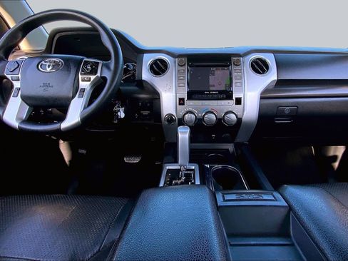 Used 2018 Toyota Tundra SR5 w/ SR5 Upgrade Package AWD/4WD image 14