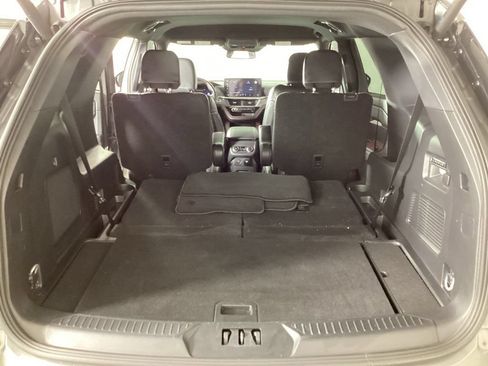 Used 2025 Ford Explorer ST AWD/4WD image 34