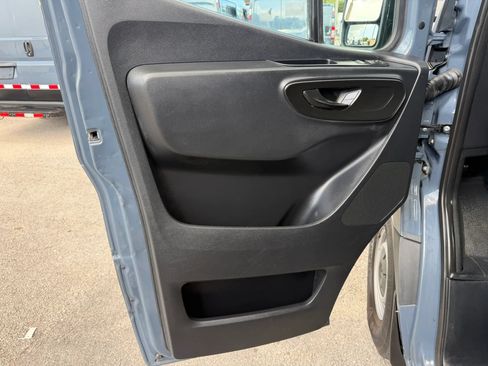 Used 2019 Mercedes-Benz Sprinter 170 image 11