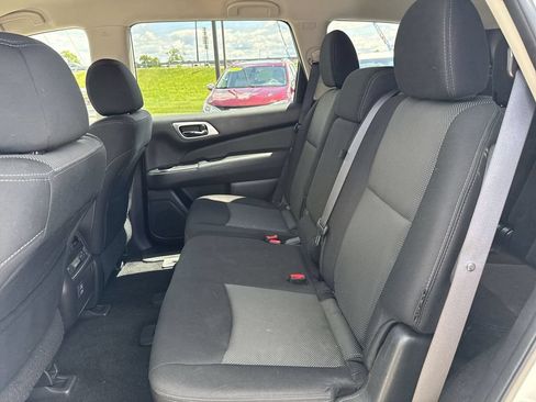 Used 2018 Nissan Pathfinder S FWD image 20