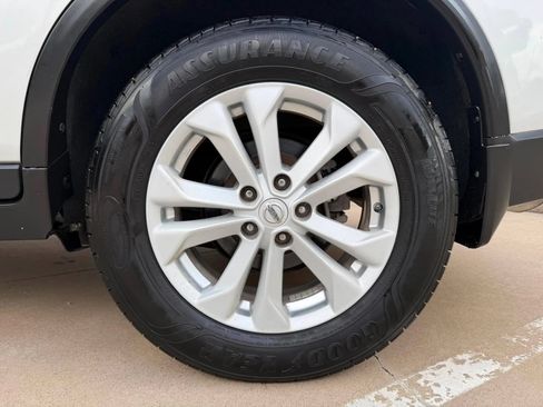 Used 2016 Nissan Rogue SV w/ SV Premium Package FWD image 29