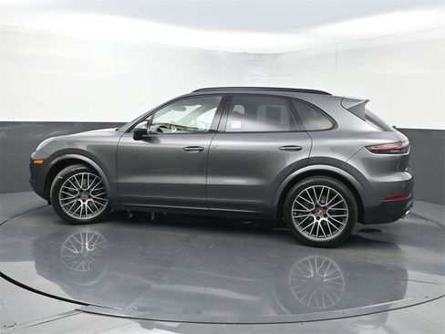 Used 2022 Porsche Cayenne S image 43