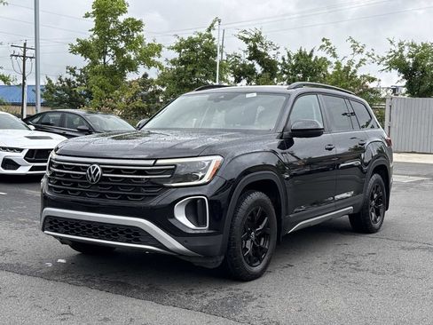 Used 2024 Volkswagen Atlas Peak Edition SEL AWD/4WD image 6