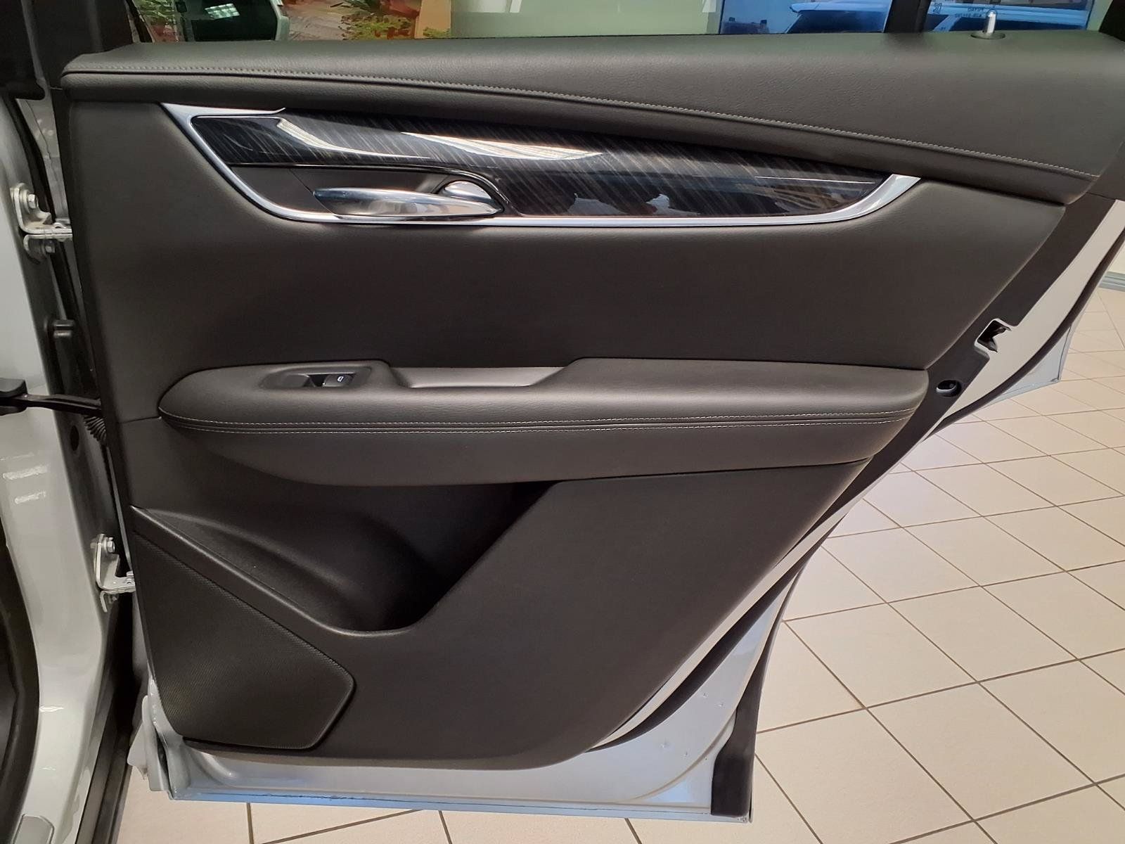 Used 2020 Cadillac XT6 Premium Luxury FWD image 13
