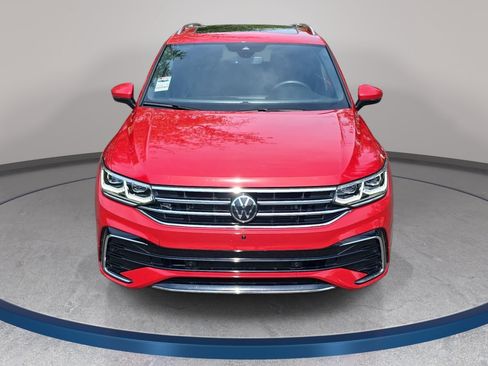 Certified 2024 Volkswagen Tiguan SEL R-Line AWD/4WD image 2