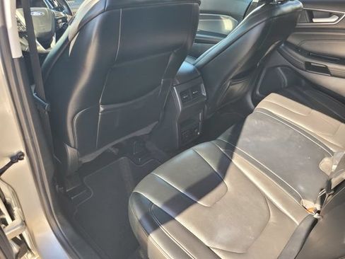 Used 2019 Ford Edge Titanium AWD/4WD image 14