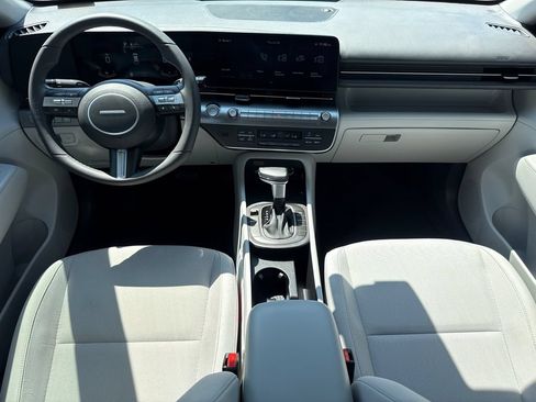 Used 2025 Hyundai Kona SEL FWD image 11