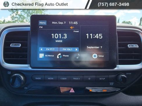 Used 2020 Hyundai Venue SEL FWD image 13