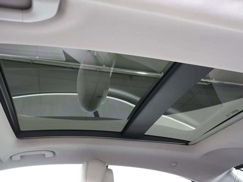 Used 2017 Mercedes-Benz E 400 E 400 w/ Premium 1 Package image 20